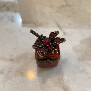 Red dragonfly Jay Strongwater trinket box
